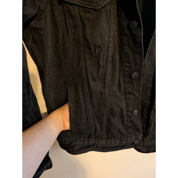 Black Levi's denim jacket with patch size medium 100% cotton - Picture 6 of 9